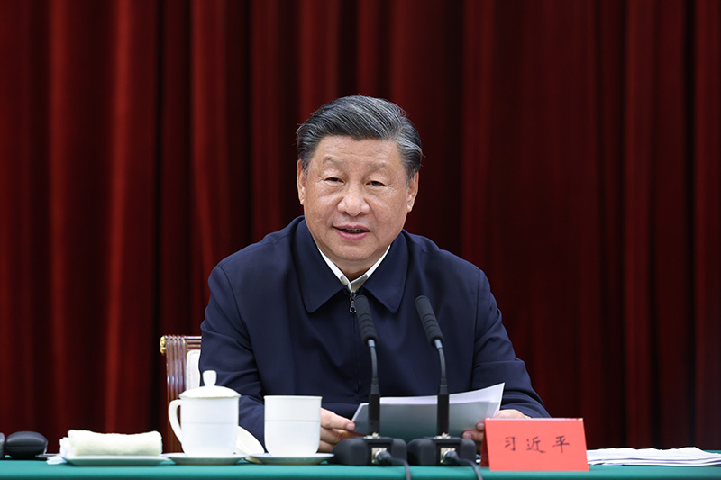 2023年10月12日下午，中共中央總書(shū)記、國家主席、中央軍委主席習近平在江西省南昌市主持召開(kāi)進(jìn)一步推動(dòng)長(cháng)江經(jīng)濟帶高質(zhì)量發(fā)展座談會(huì )并發(fā)表重要講話(huà)。新華社記者 鞠鵬 攝