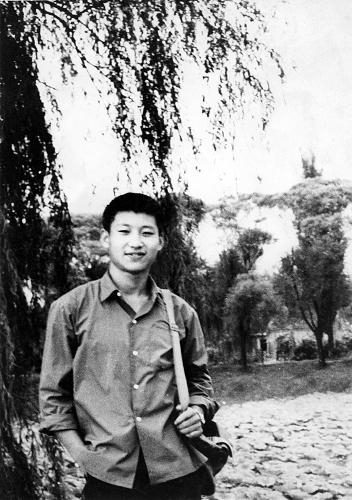 這是1972年，插隊回京探親時(shí)的習近平。